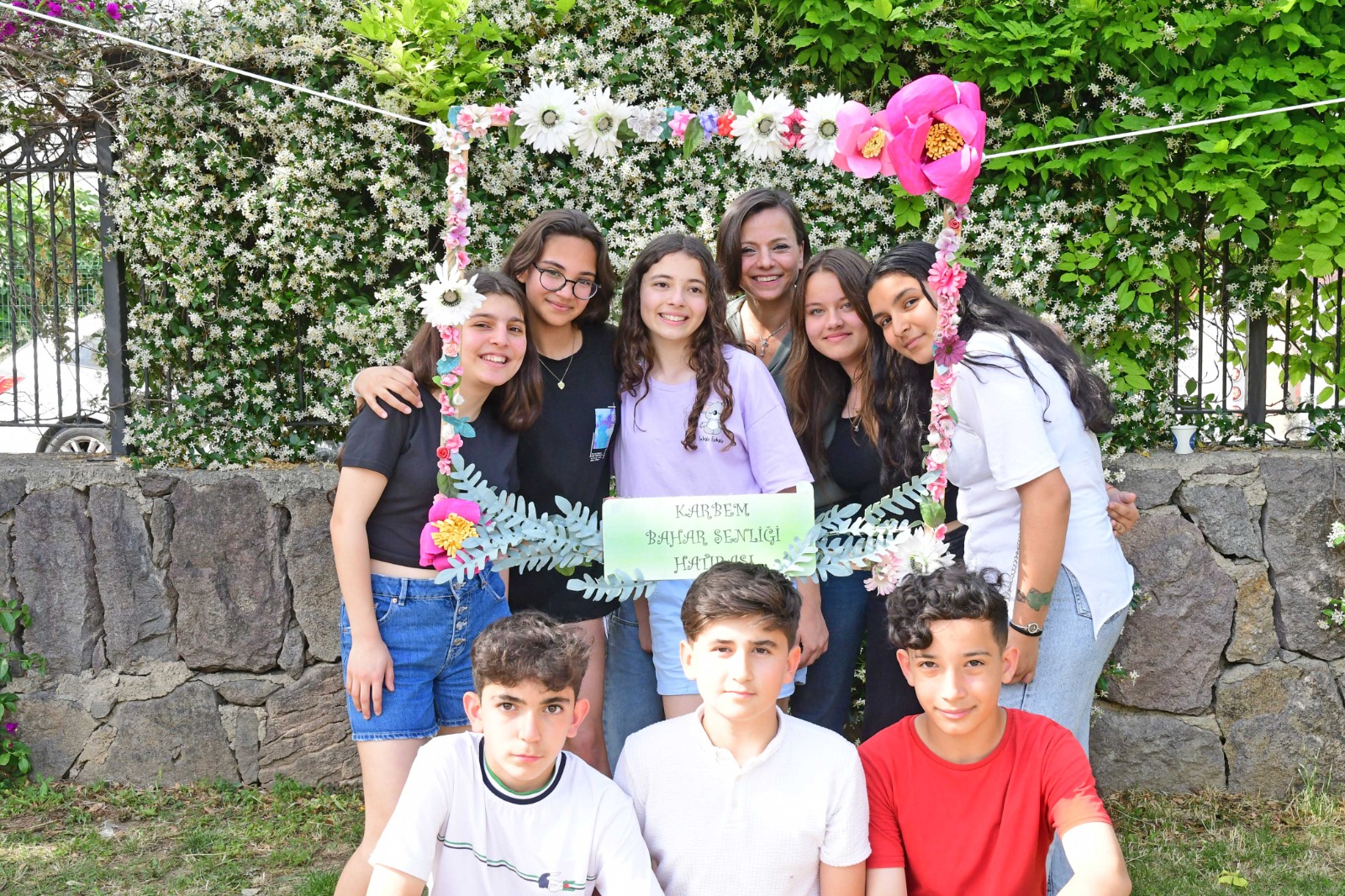 KARBEMDE BAHAR ŞENLİĞİ COŞKUSU